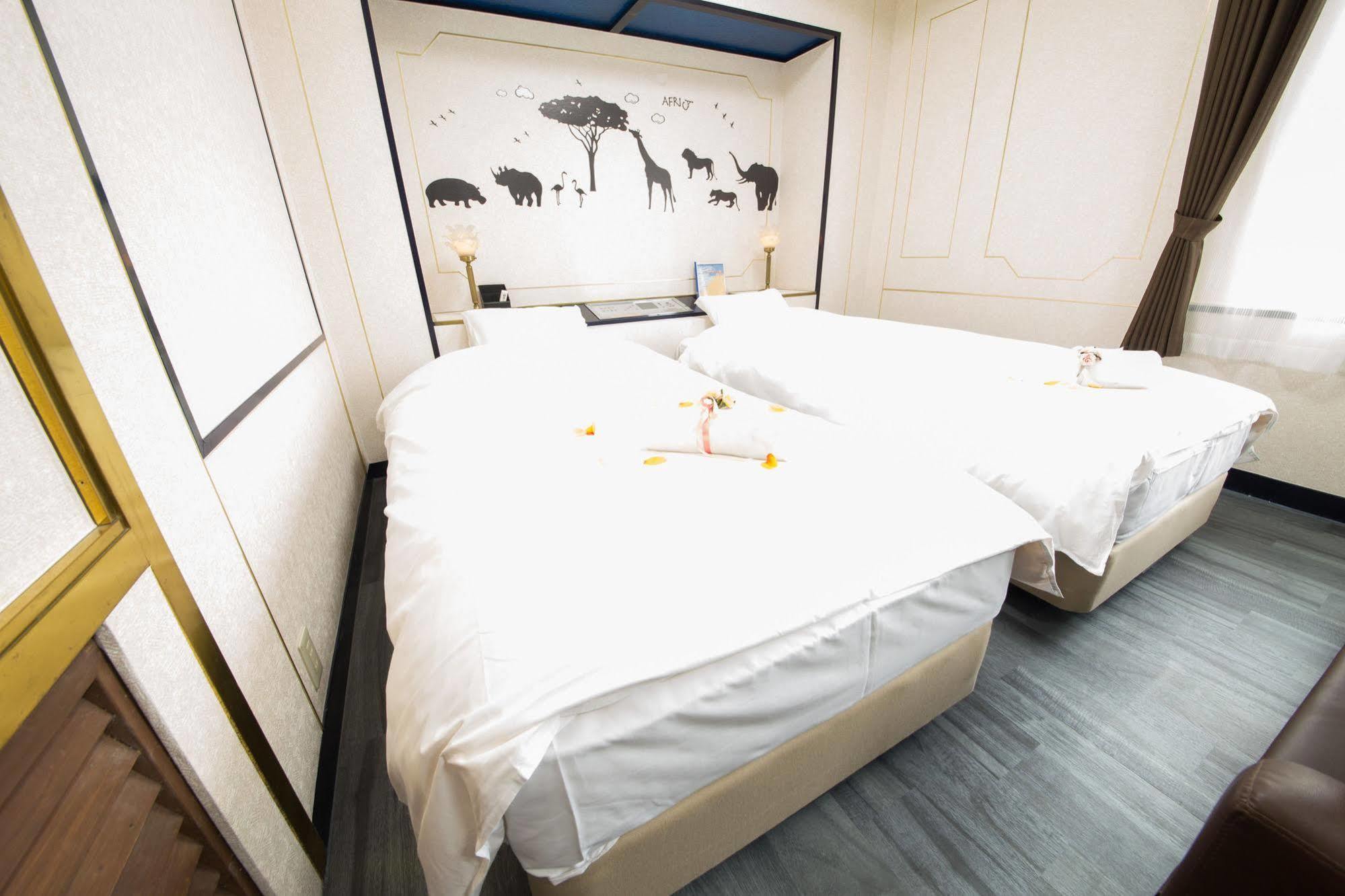 אוסקה Hotel Candy Hall (Adults Only) מראה חיצוני תמונה