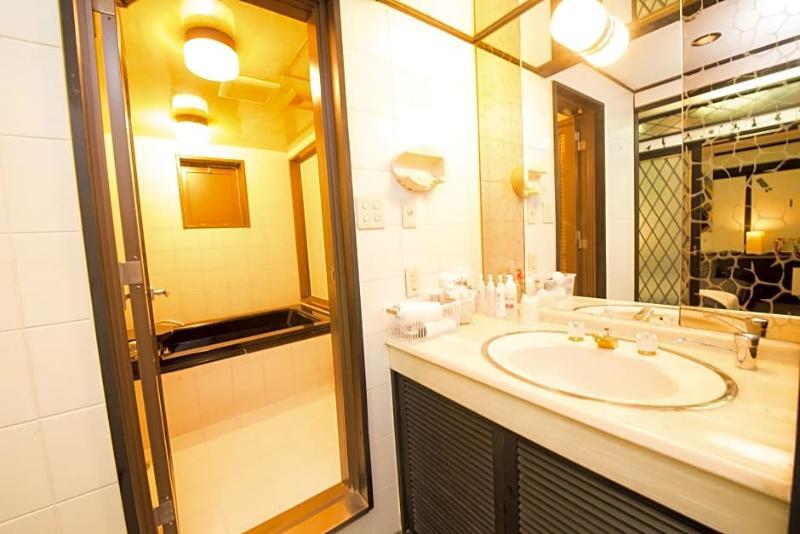 אוסקה Hotel Candy Hall (Adults Only) מראה חיצוני תמונה